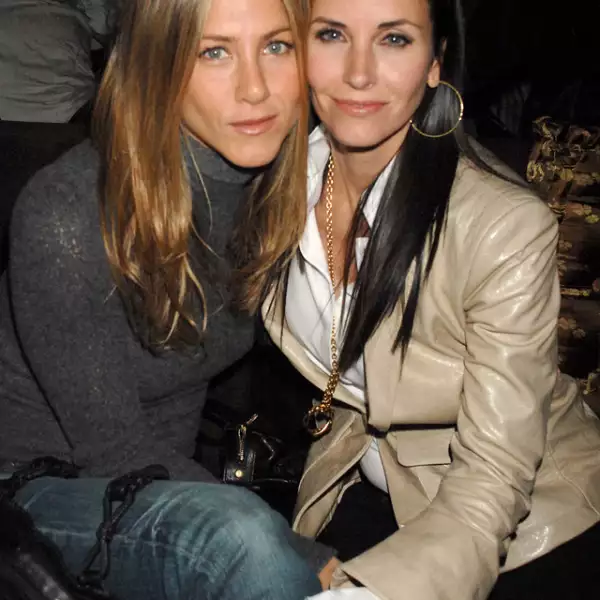 Un año después, en 2007, Courteney y Jennifer en la premiere de la cinta The Tripper.