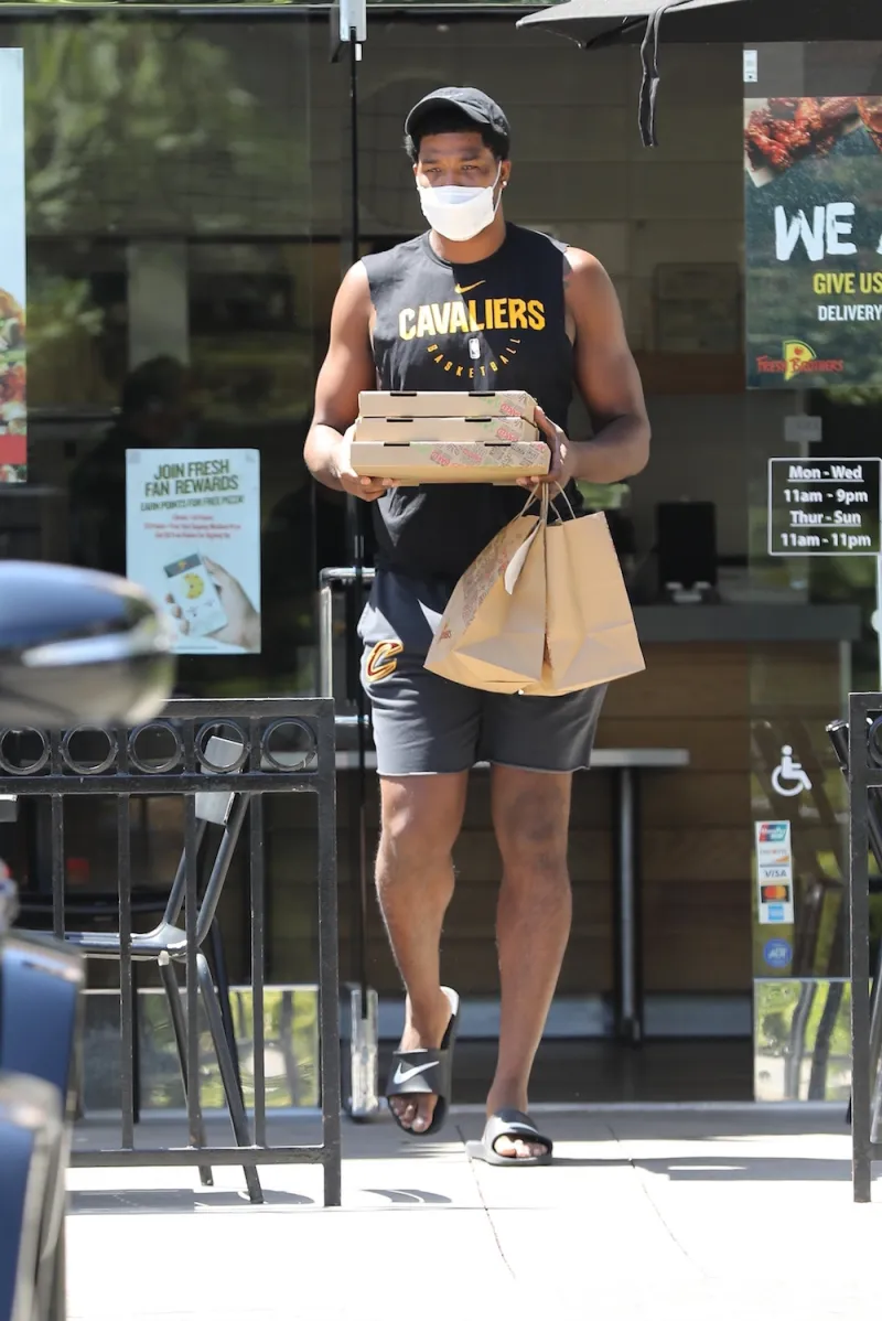 tristan-thompson-pizza.jpg