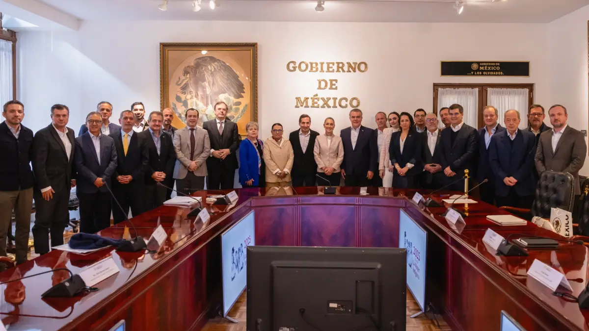 Sheinbaum se reúne con empresarios antes de que Trump defina posibles aranceles para México