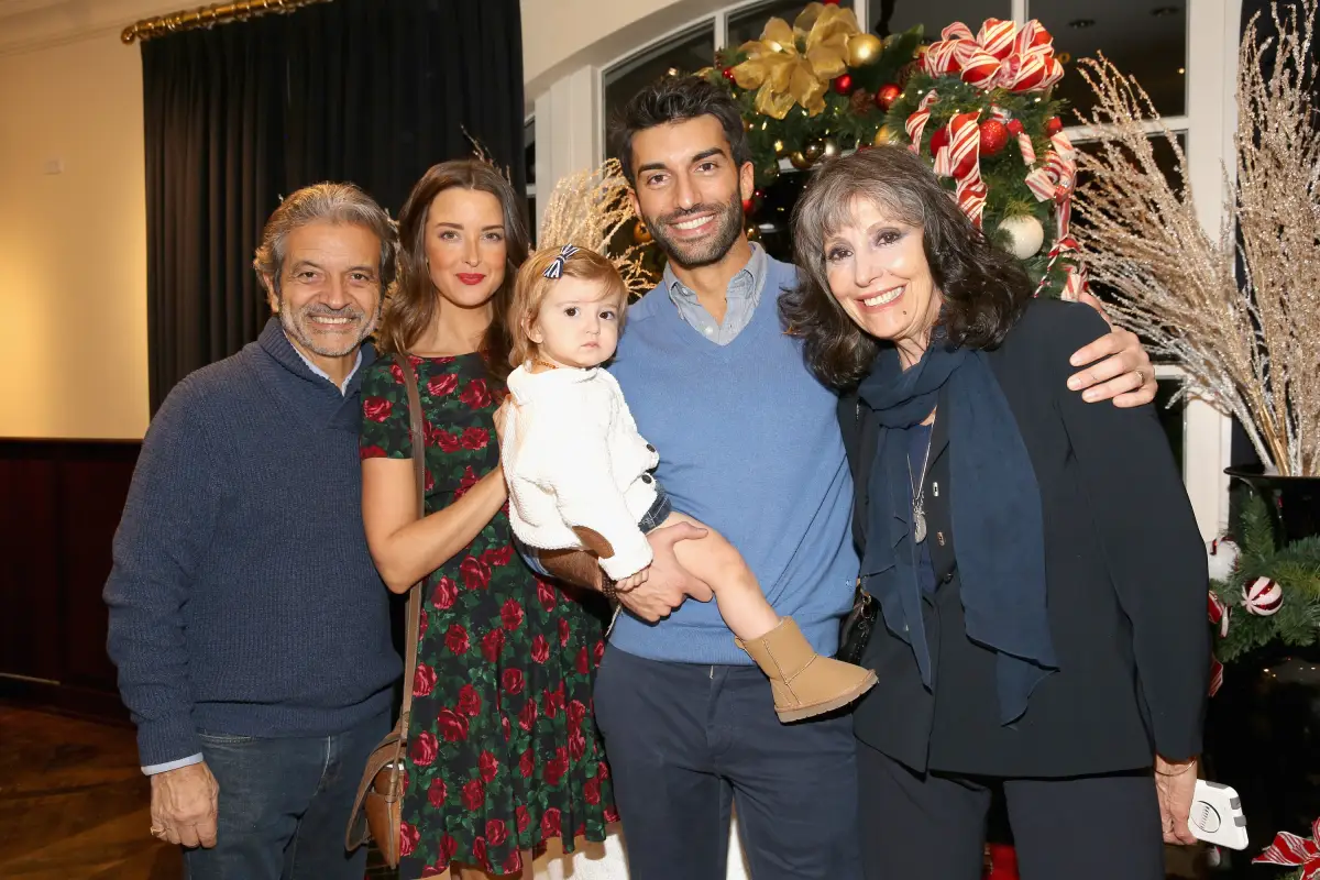 Brooks Brothers Celebrates the Holidays with St. Jude Children's Research Hospital
