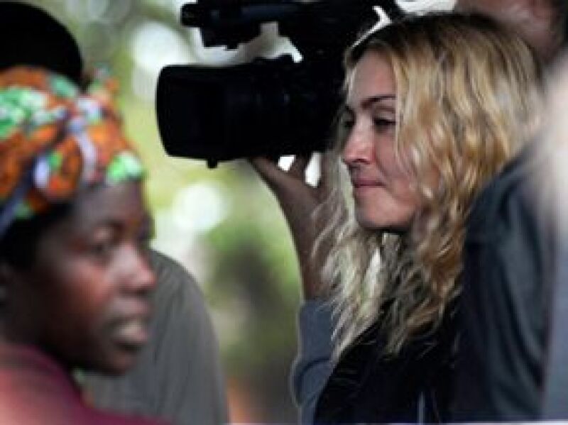 La Reina del Pop asegura que quiere dar a Mercy James, la niña que le fue negada la adopción en el país africano, educación, un ambiente familiar de amor y asistencia médica.