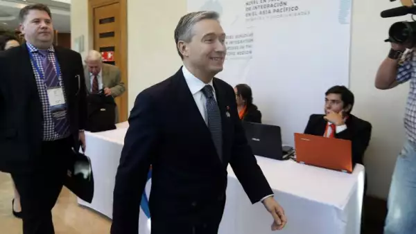 Un acuerdo de tres