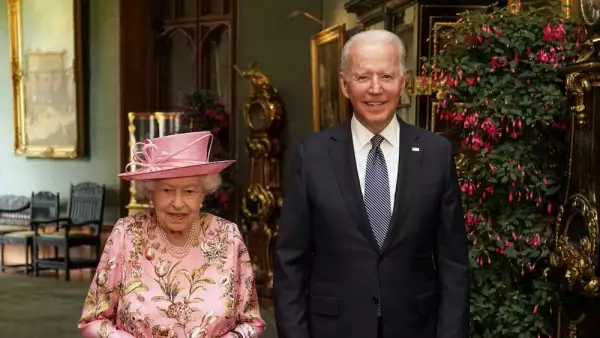 The Queen Invites The President Of The United States And The First Lady To Tea