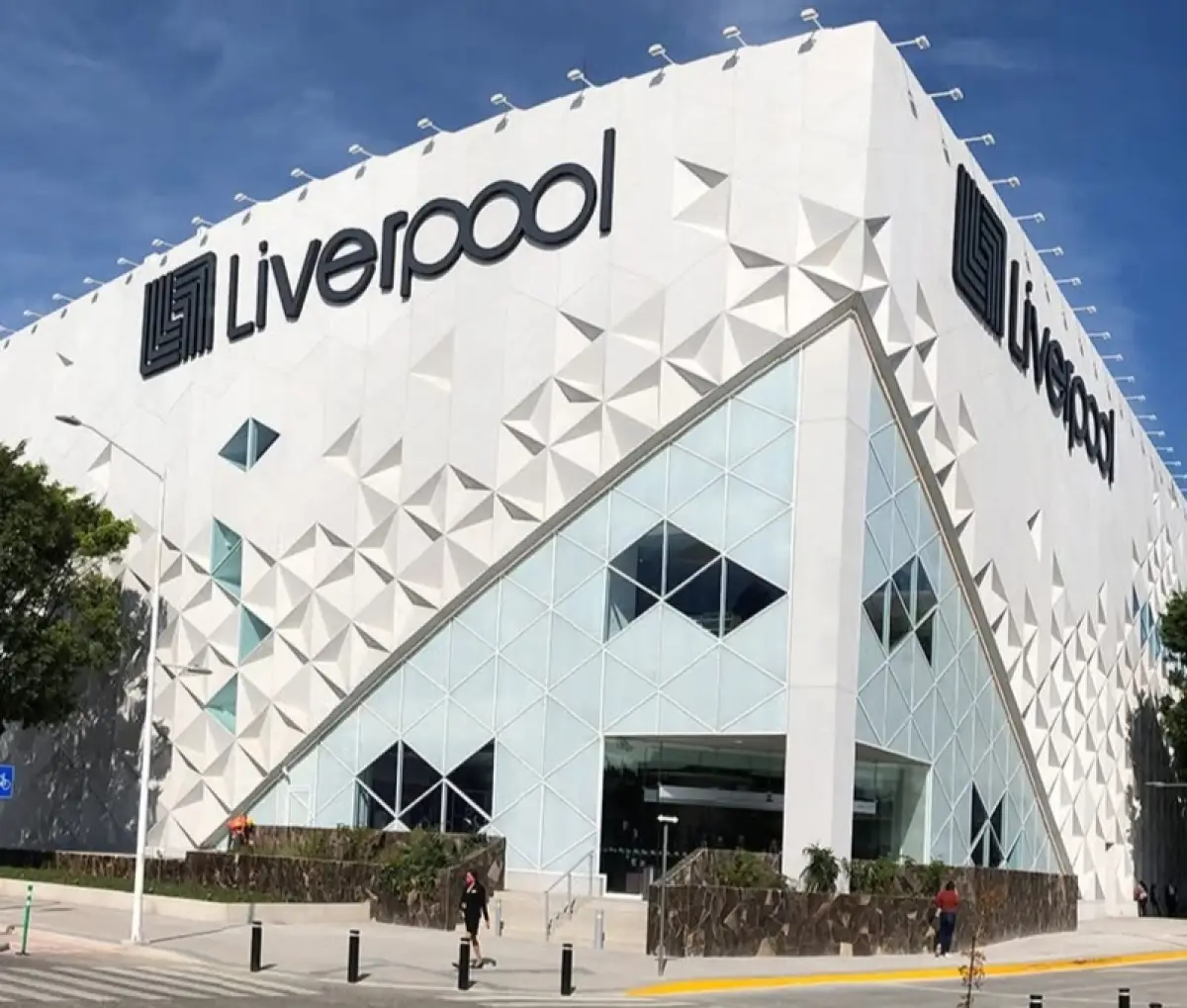 Liverpool prende alarmas por aranceles a textiles y autos chinos, ¿afectará a su venta de BYD?