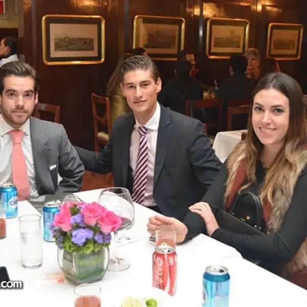 Jorge Velázquez,Patricio Lecumberri y Cassandra Ross.