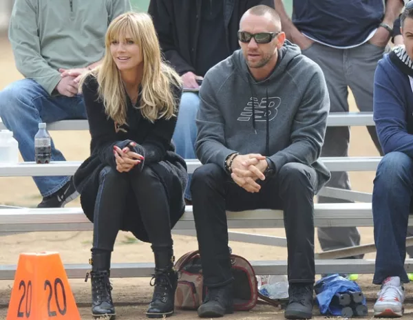 Luego de un año y medios de noviazgo con Martin Kristen, la modelo Heidi Klum volvió a la soltería según revela este lunes la versión en línea de People.