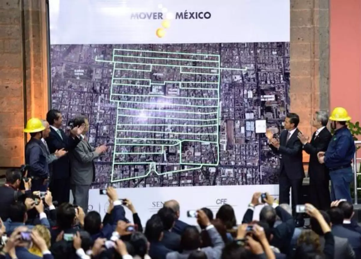 Pe�a Nieto y Mancera inauguran red el�ctrica subterr�nea del Centro Hist�rico