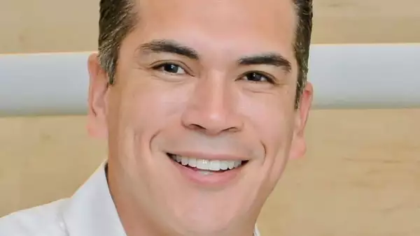 Esposa de Alejandro Moreno 1.jpg