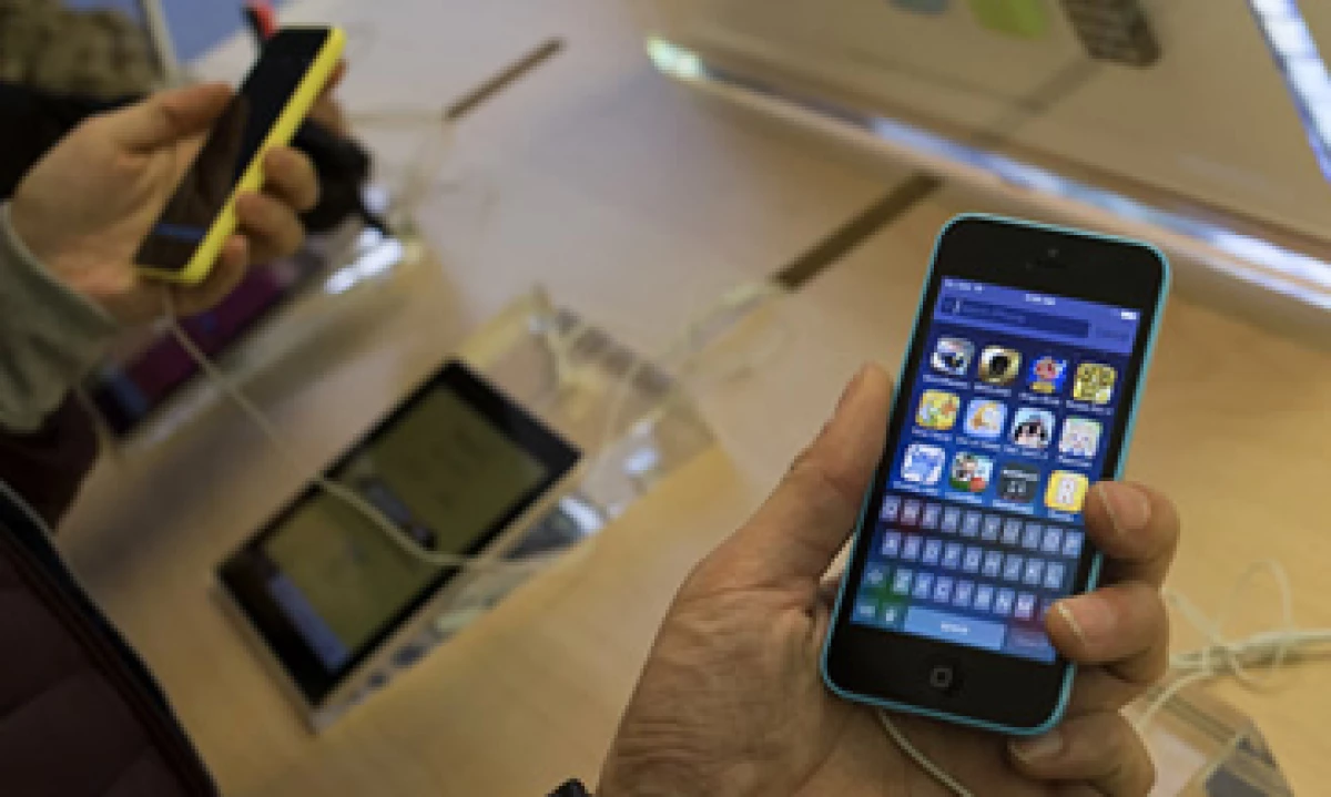 El iPhone de uno de los atacantes de San Bernardino es objeto de investigación en un caso de terrorismo (Foto: Reuters/Archivo)
