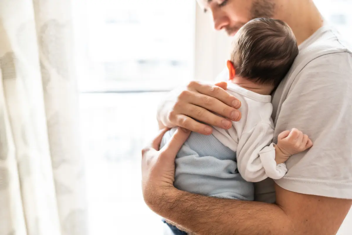Esto le pasa al cerebro de los hombres cuando tienen hijos (según la ciencia)