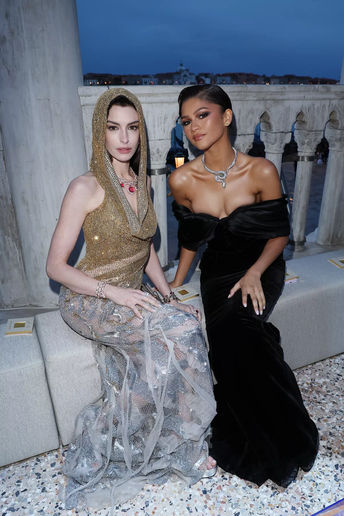 Anne Hathaway y Zendaya 