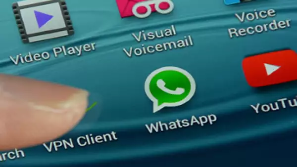 Otra de las formas más eficientes es usar la aplicación desde otro teléfono y agregar a la persona que sospechas que te bloqueó.(Foto: AFP )