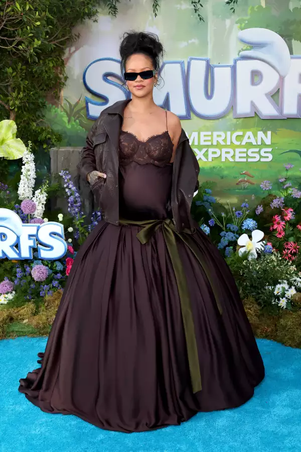RihannaPremierePitufos
