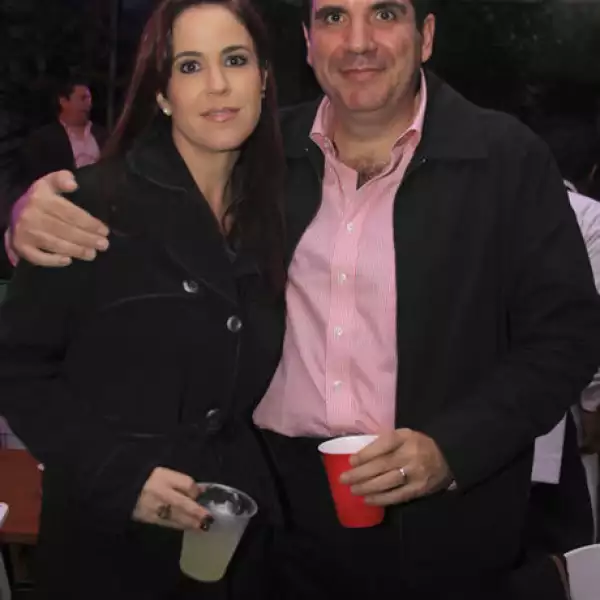 Claudia Ruiz Esparza y Antonio Chávez