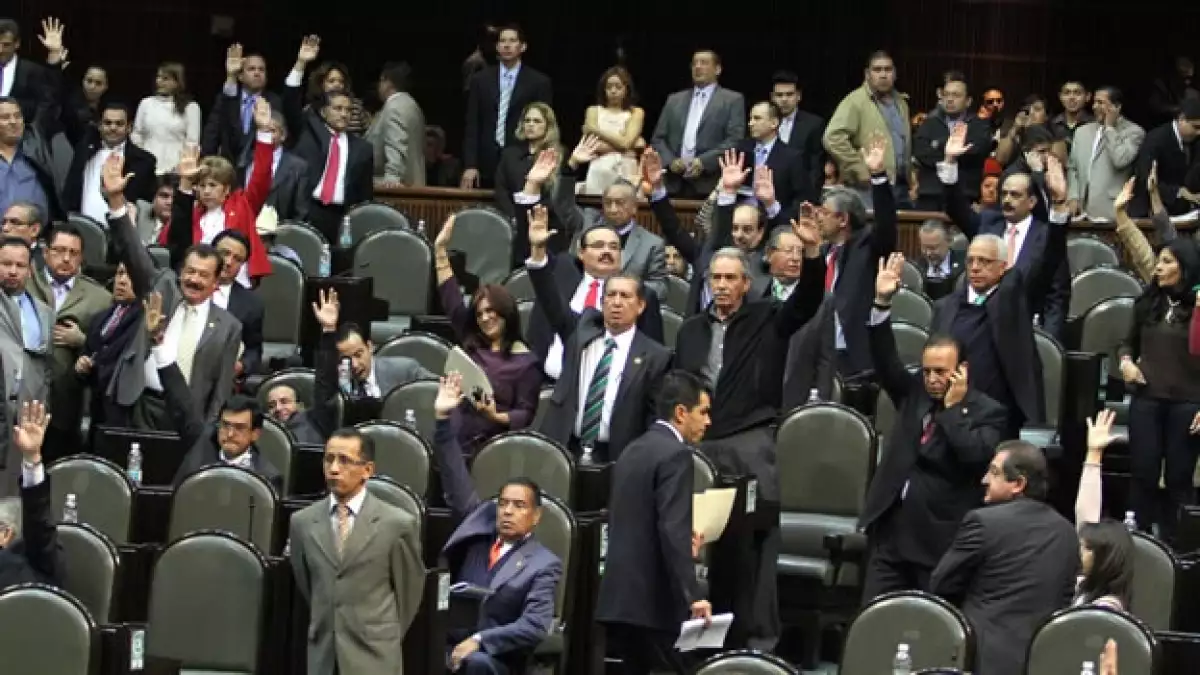 Diputados votan la Reforma Política