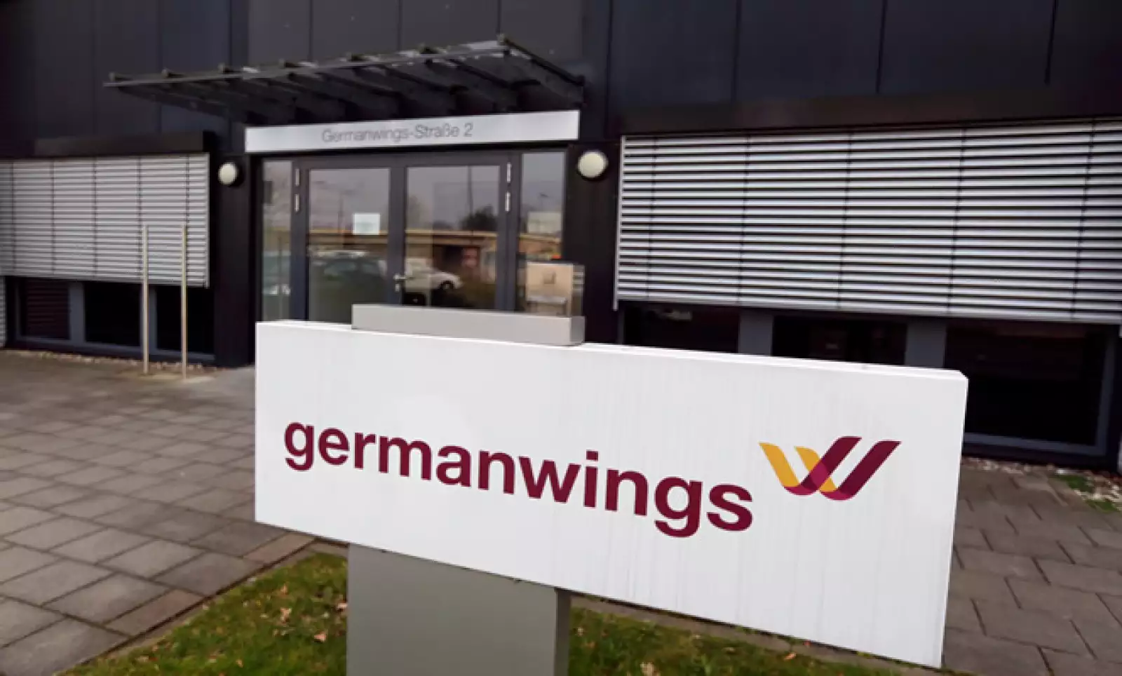 Germanwings, la operadora del vuelo, lamentó en Twitter el incidente. 