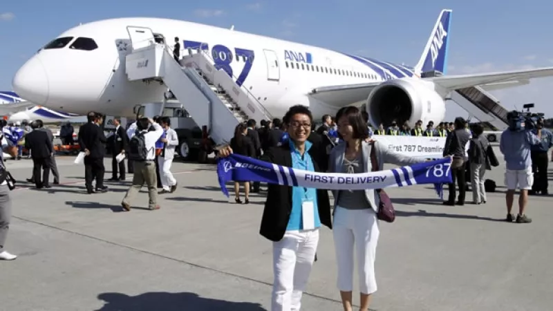 El Boeing 787 aterriza luego de su primer vuelo