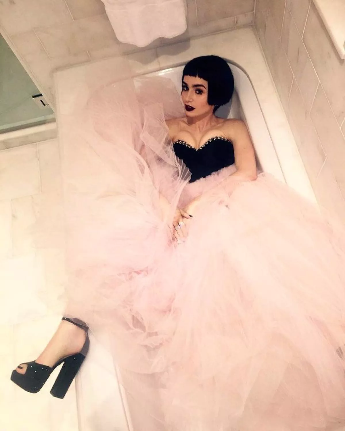 lily-collins-met-gala-tina-2.jpg