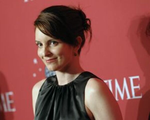 La actriz Tina Fey se caracterizó de la candidata a la vicepresidencia de Estados Unidos para la nueva temporada de Saturday Night Live.