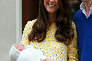 La bebé pesó 3 kilos 713 gramos, y al parecer heredó los gestos de su padre, el príncipe William.