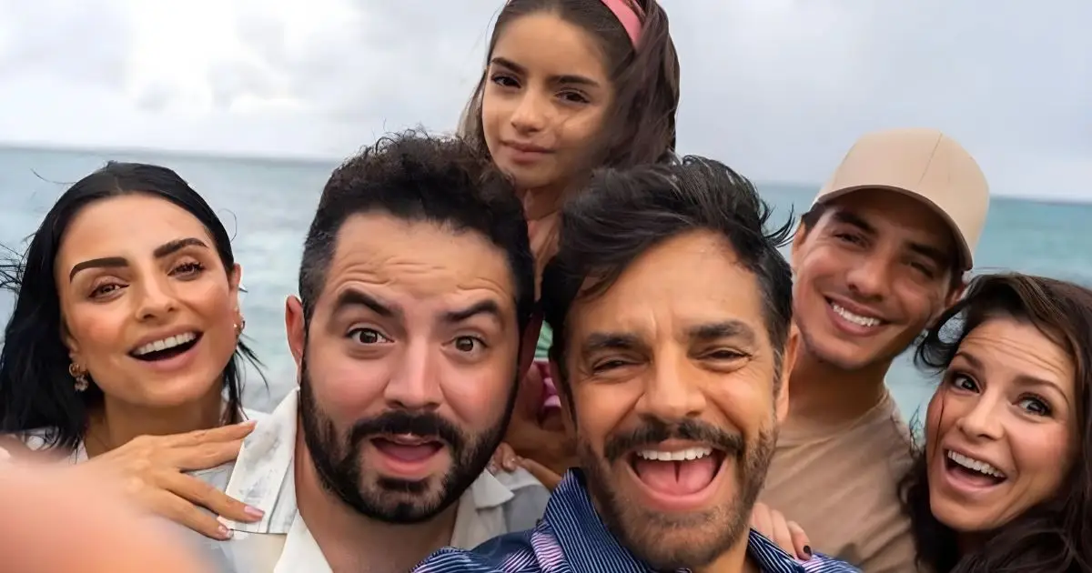 Eugenio Derbez y sus hijos