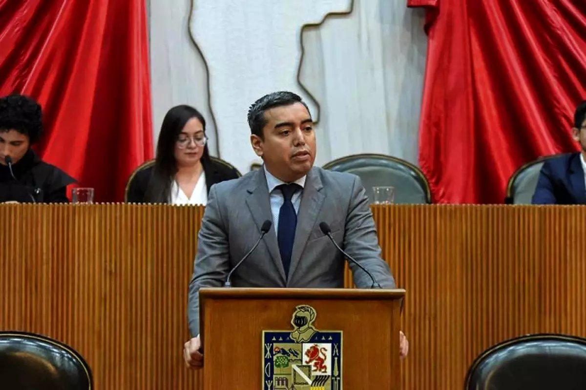 Carlos Leal 