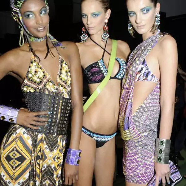 Backstage de la semana de moda de Milán, Primavera-Verano 2009.