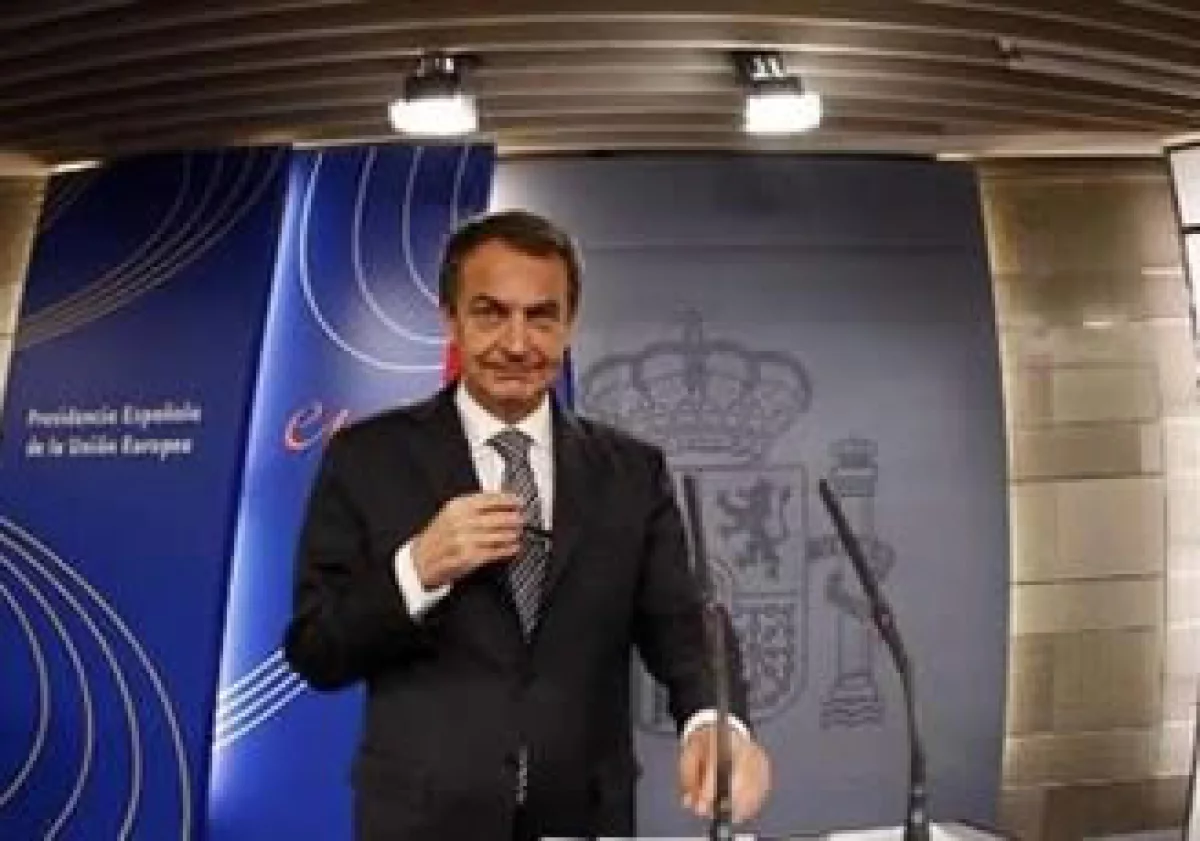 El Gobierno de Rodríguez Zapatero pretende frenar el deterioro de las finanzas de España. (Reuters)
