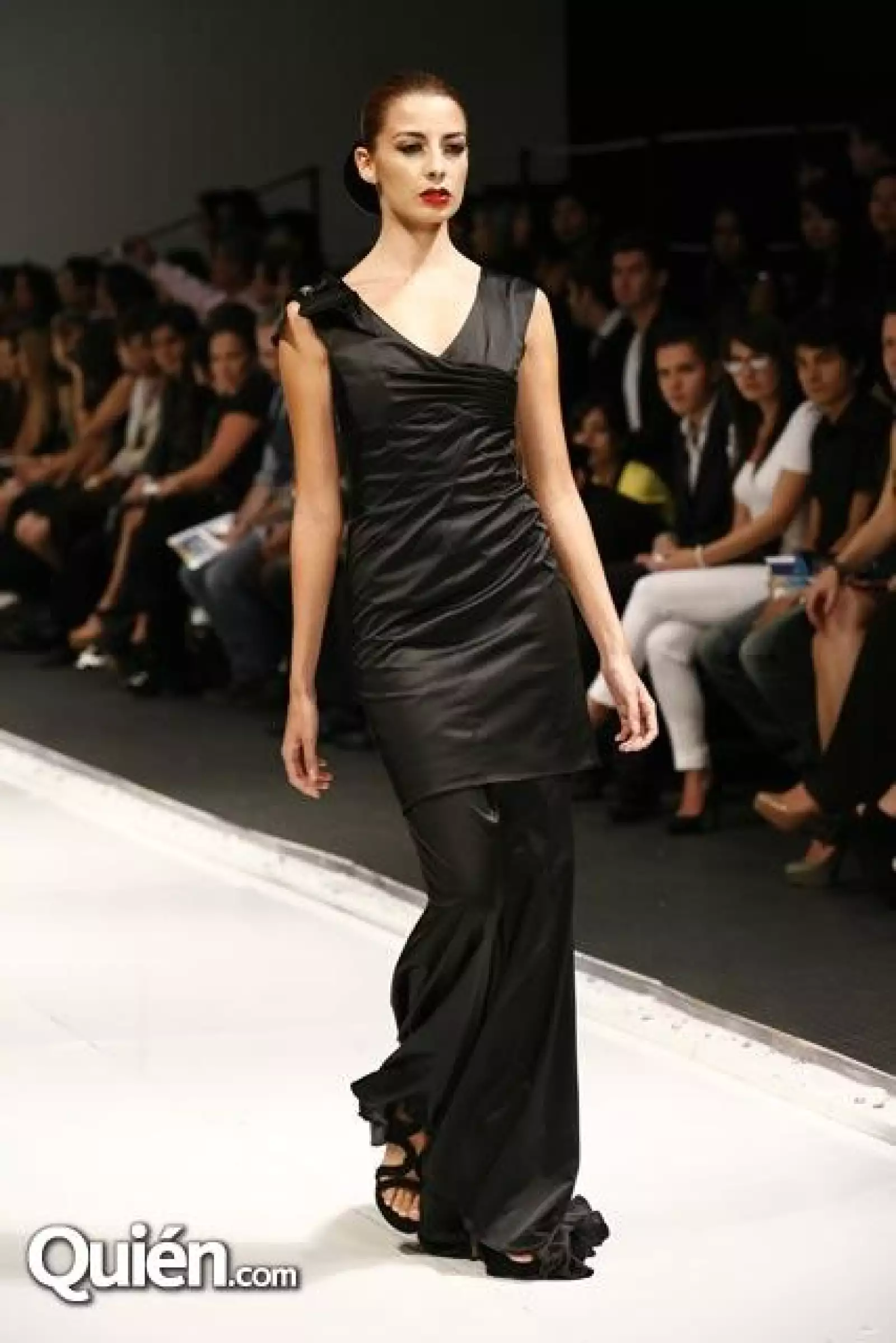 Pasarela de Mariana Luna