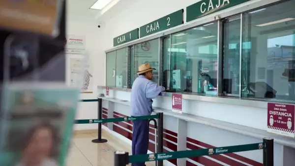 Pensiones del Bienestar y el SAT, ¿se declaran? Qué la Ley de ISR sobre los programas sociales

