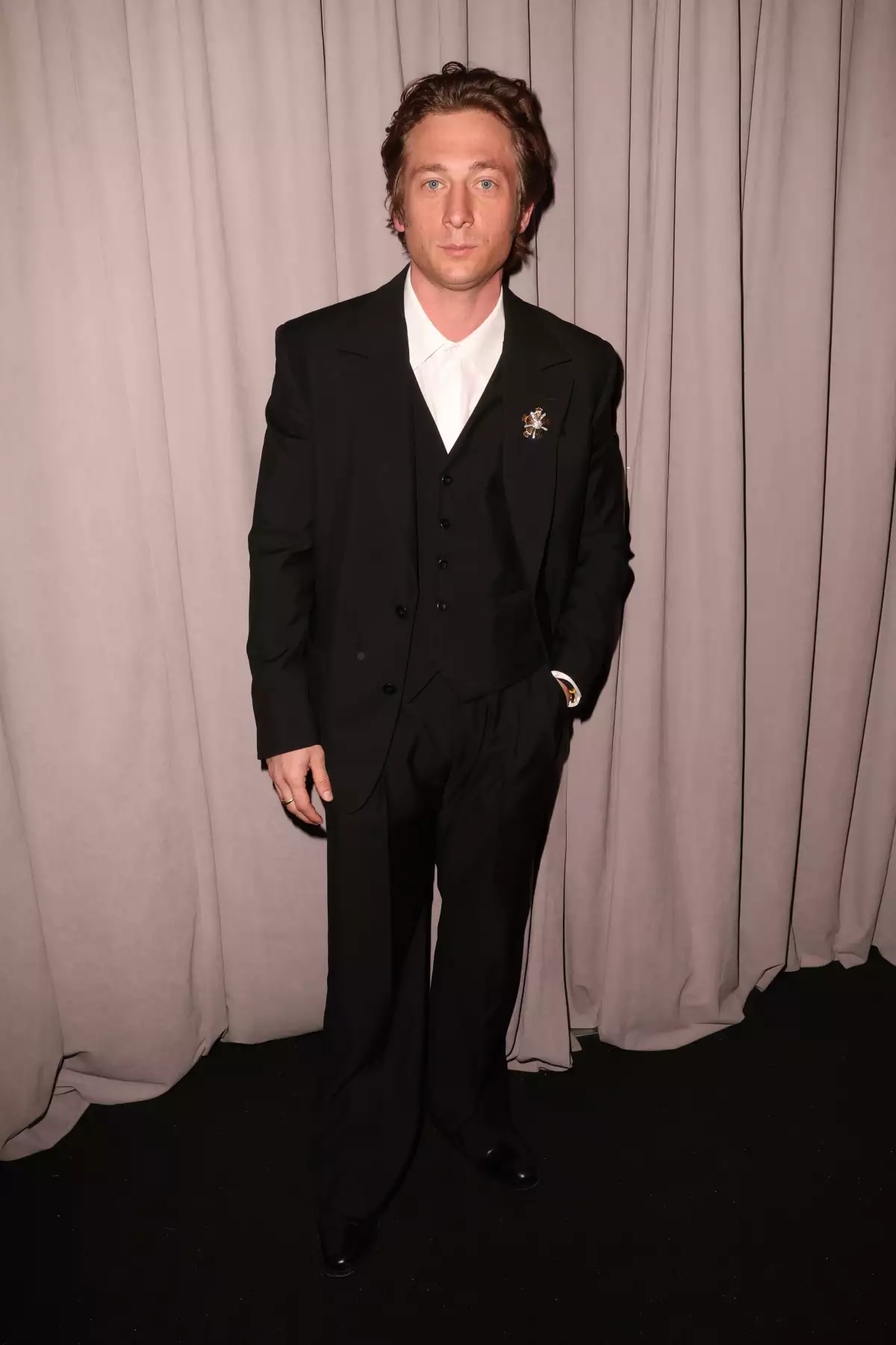 jeremy-allen-white-sag-awards