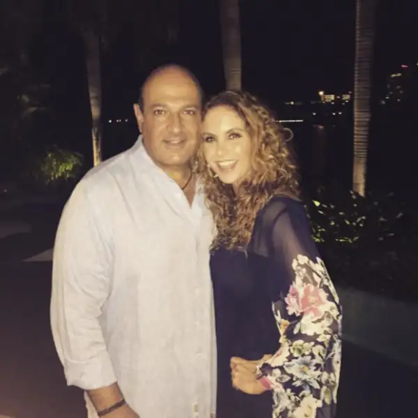 Lucero es muy romántica y le publicó la frase de una canción en su cuenta de instagram. “porque amor como el tuyo y el mío no existe en la vida, en el mundo ya no quedan seres que quieran así..”