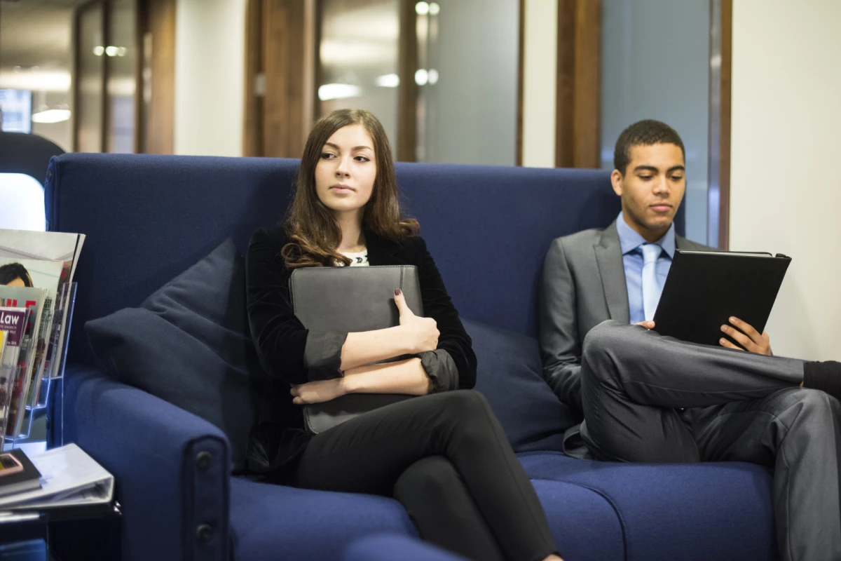 La nueva normalidad es que los millennials cambien de empleo cuatro veces en su primera década tras dejar la universidad.