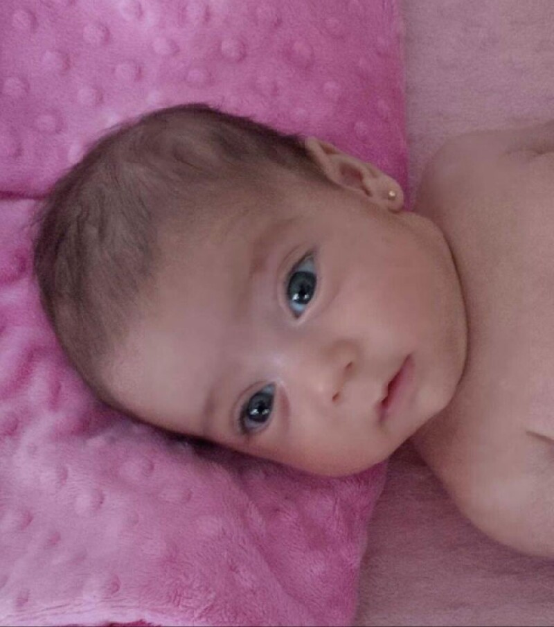 Martín Fuentes compartió esta linda imagen de su hija cuando cumplió 3 meses.