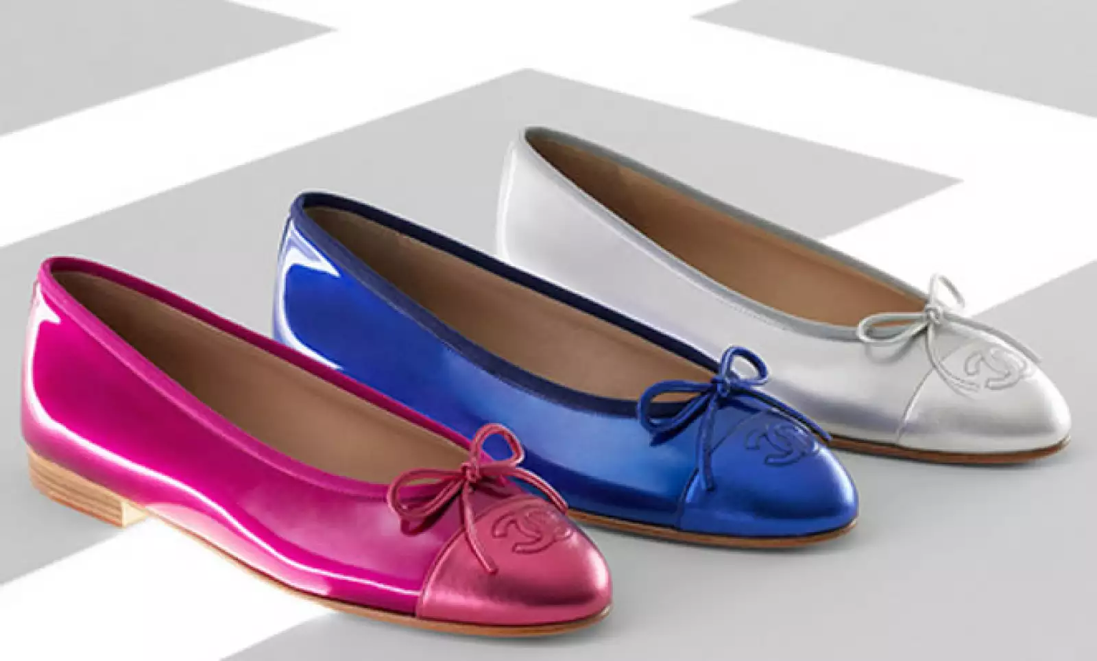 Un día informal es el momento ideal para dejar los tacones por unas flats.