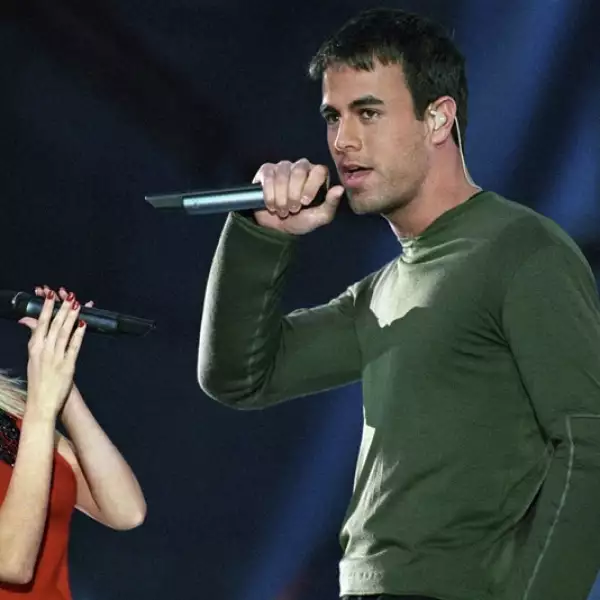 cristina aguilera y enrique iglesias en el 2000