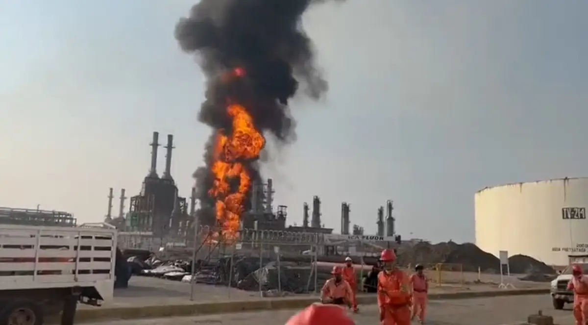 explosion-refineria-pemex-oaxaca