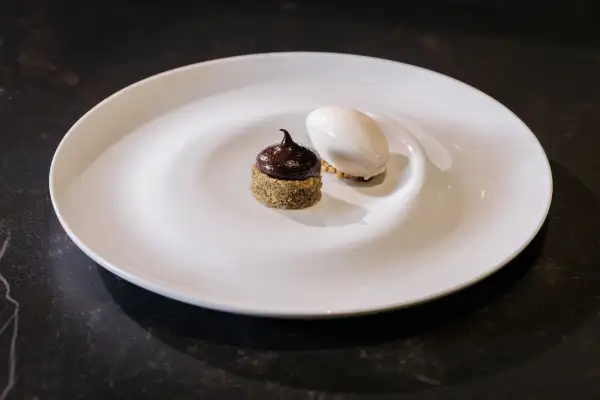 El chef Oswaldo Olivia de Lorea presenta el menú "El Quinto Cuarto"
