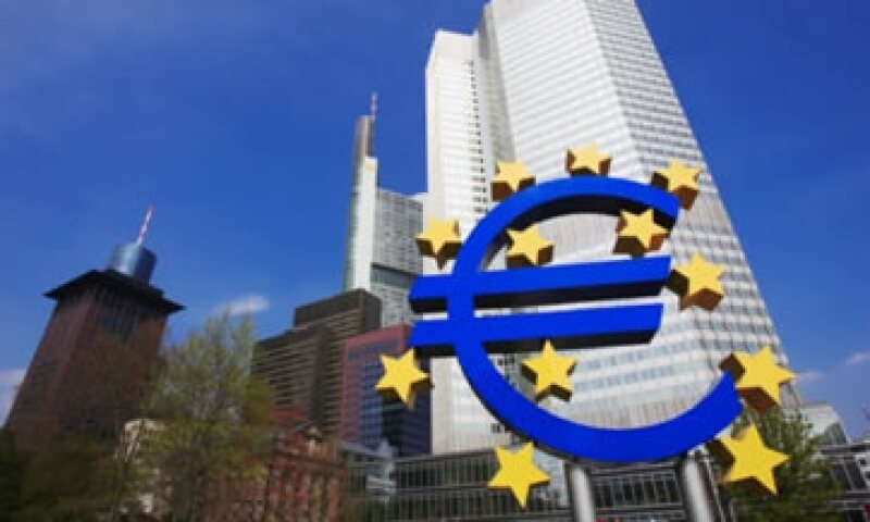 Mientras los alemanes se rehúsan a una intervención abierta del BCE, la presión internacional lo conmina a cambiar. (Foto: Thinkstock)