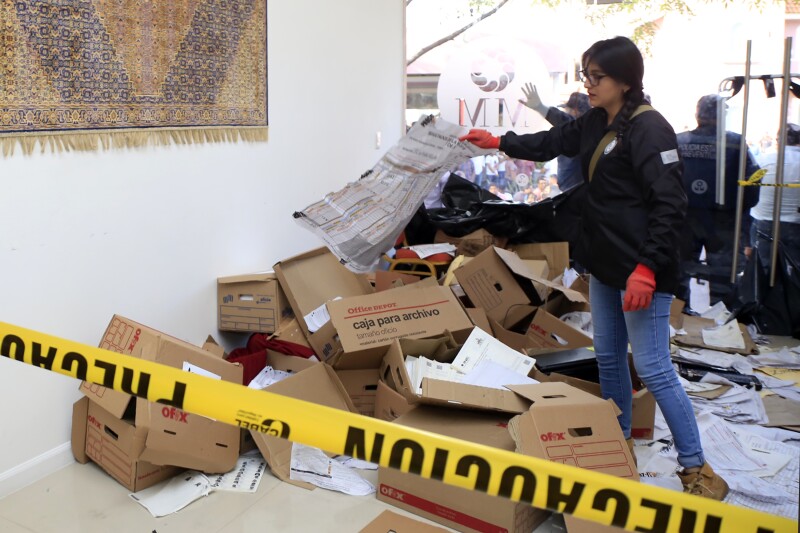 Fepade asegura centro de operaciones del PAN.