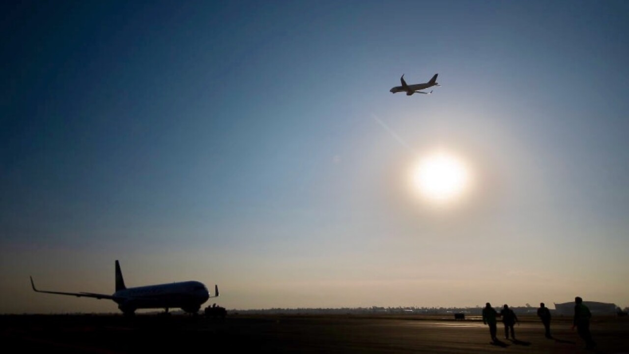 México amplía aeropuertos, pero pierde terreno en la competencia aérea de LATAM