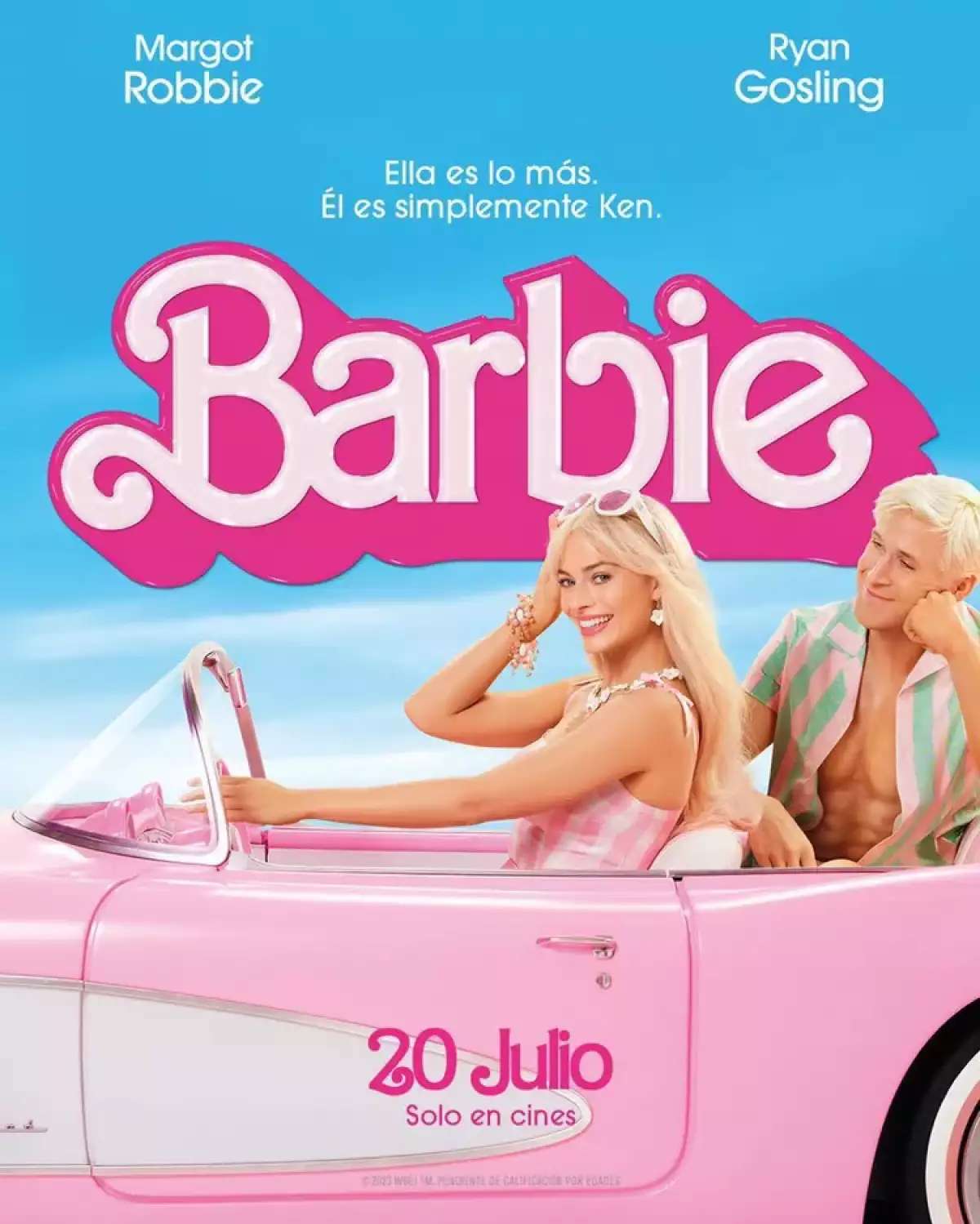 Mira con atención la mano de Barbie en el volante.