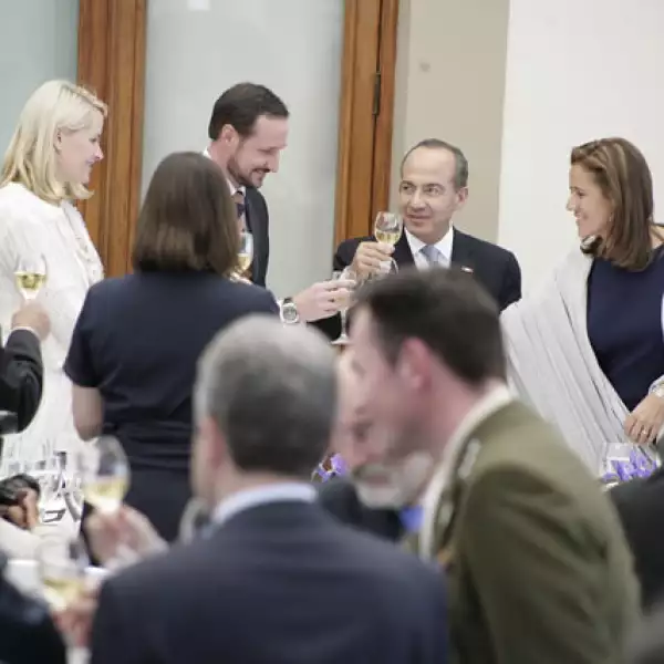 PRINCIPES DE NORUEGA EN CASTILLO DE CHAPULTEPEC