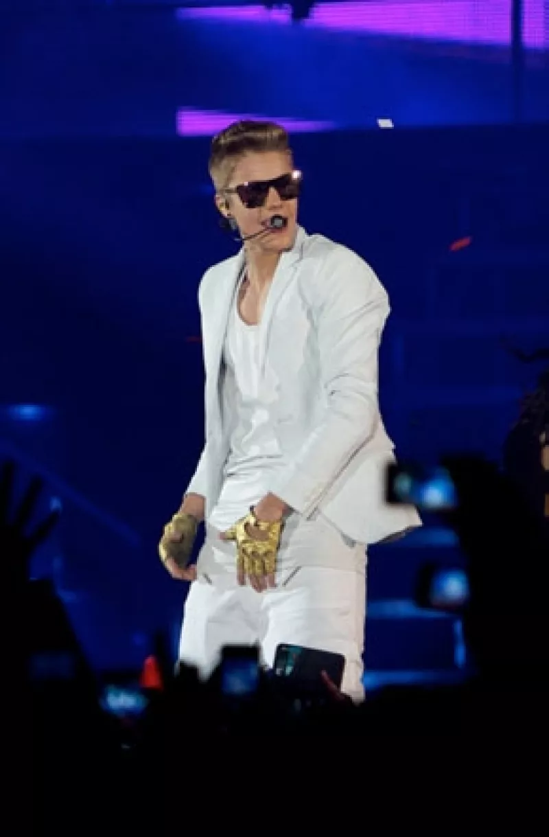 Mientras que la fortuna de la estrella pop aumenta día con día, su abuelo paterno Georgie Bieber vive en la miseria en una húmeda cabaña en Canadá.