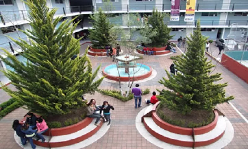 Fibra Uno dijo que como parte del acuerdo puede desarrollar construcciones sobre el excedente de terreno en los planteles. (Foto: tomada de facebook.com/UniversidadICELOficial )