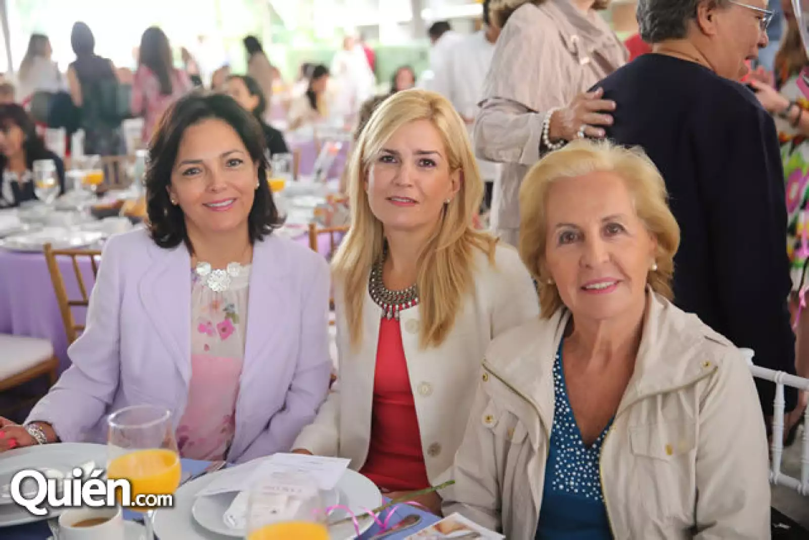 Martha Cervantes,Maria parra y Adelita de Costasles