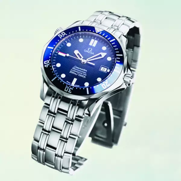 En Quantum Solace (2008), el 007 conservó el Planet Ocean pero en una versión un poco más pequeña. Tampoco contó con gadget alguno.