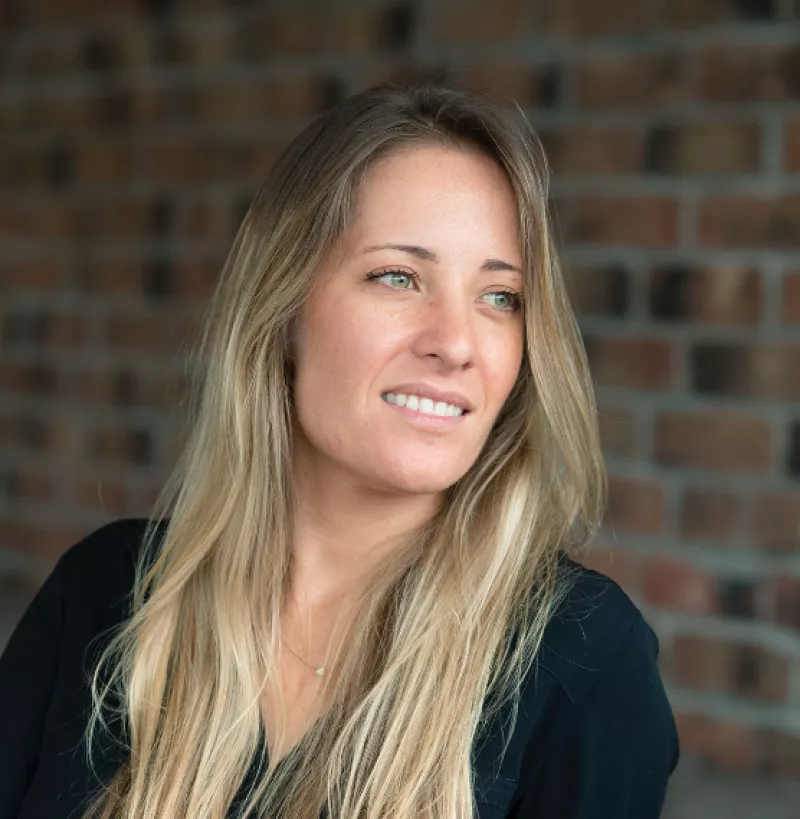 Vivian Lan Agami.jpg