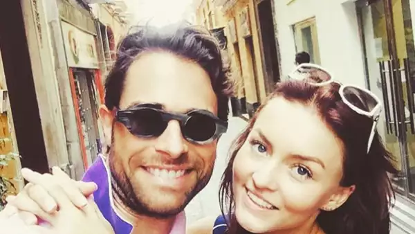 La actriz celebra hoy su cumpleaños 28, y su novio no podía dejar pasar la oportunidad para felicitarla a la "vida de su amor".