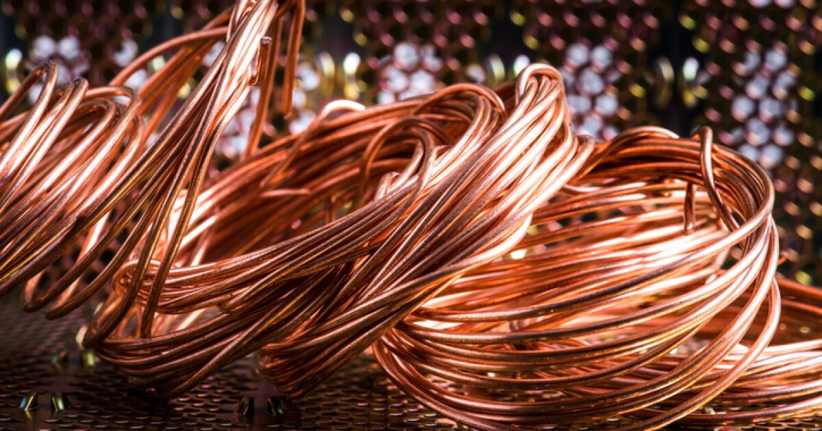 Copper collapses to a 20-month low, dragging down miners Copper collapses to a 20-month low, dragging down miners